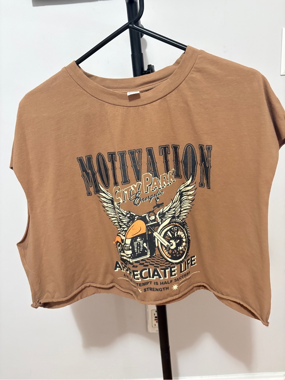 Motivation Graphic Muscle Cropped Tank | Large
